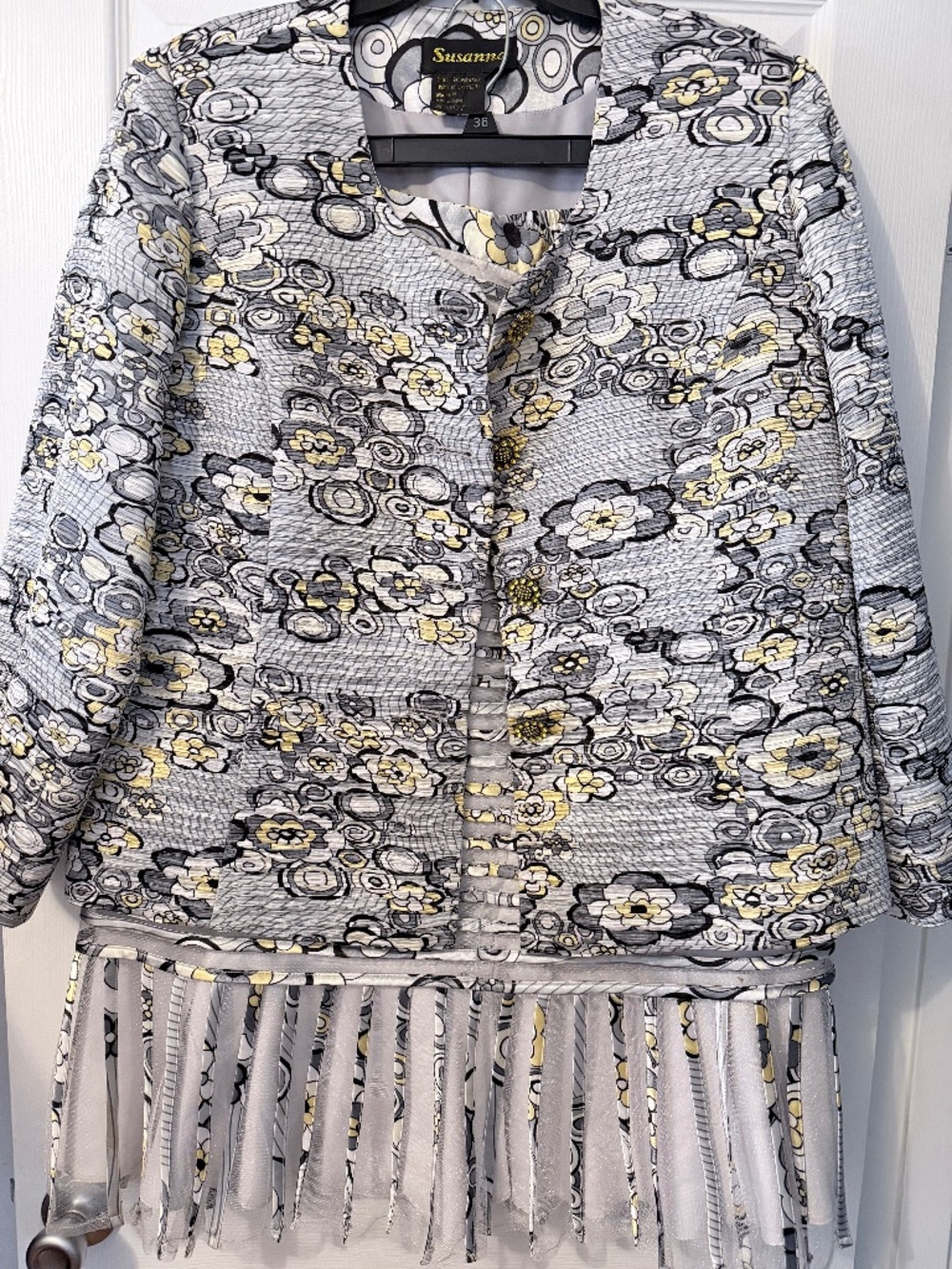 Dressy 2-piece Yellow Black and Grey Suit